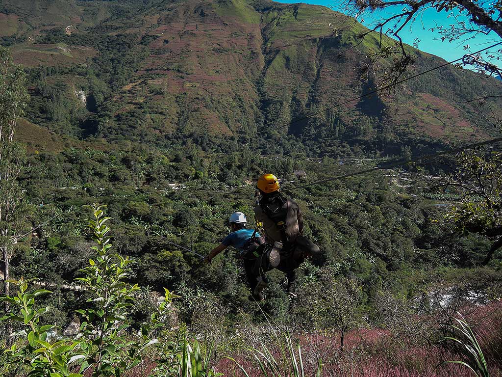 Inca Jungle - Superman Ziplining - Colca de Mono